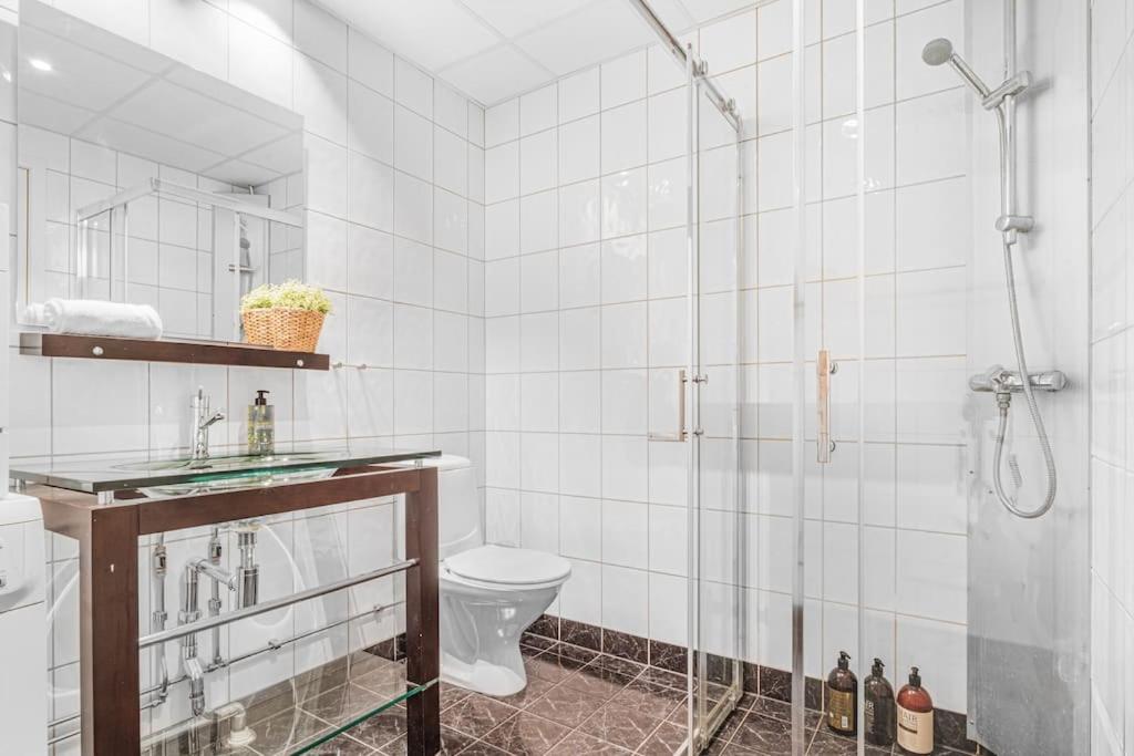 Ocean-View Haven: Take A Swim From Your Window! Берген Екстериор снимка